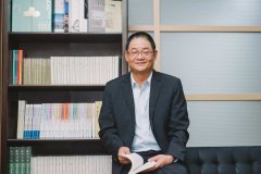 商成勇:我眼中的吴志良先生，兼评新实证主义散文《遇见》